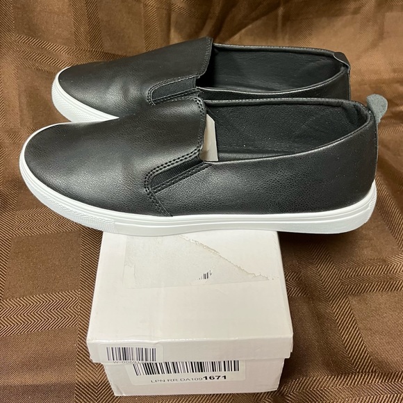 Black Vegan leather sneakers - Picture 3 of 4